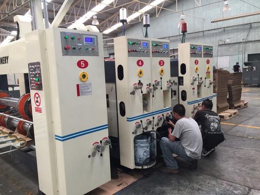 De industriële Golfdruk die van de Machineflexo van de Doosdruk Machine inlassen